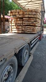 Bois débité pour construction