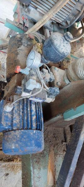 Scierie à ruban pour grumes - Machines à bois