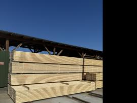 Bois débité pour construction
