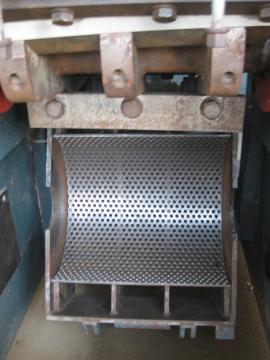 Broyeur et fendeuse Mlyn na drevo CASTULIK MN300 |  Traitement de débris de bois | Machines à bois | Ing.Častulík, s.r.o.